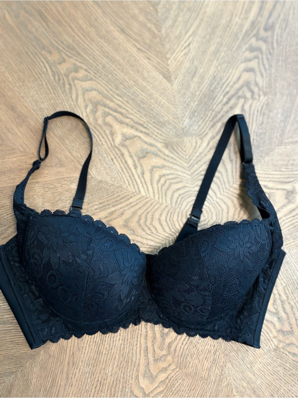 Black Lace Push-Up Bra - Women's Intimates